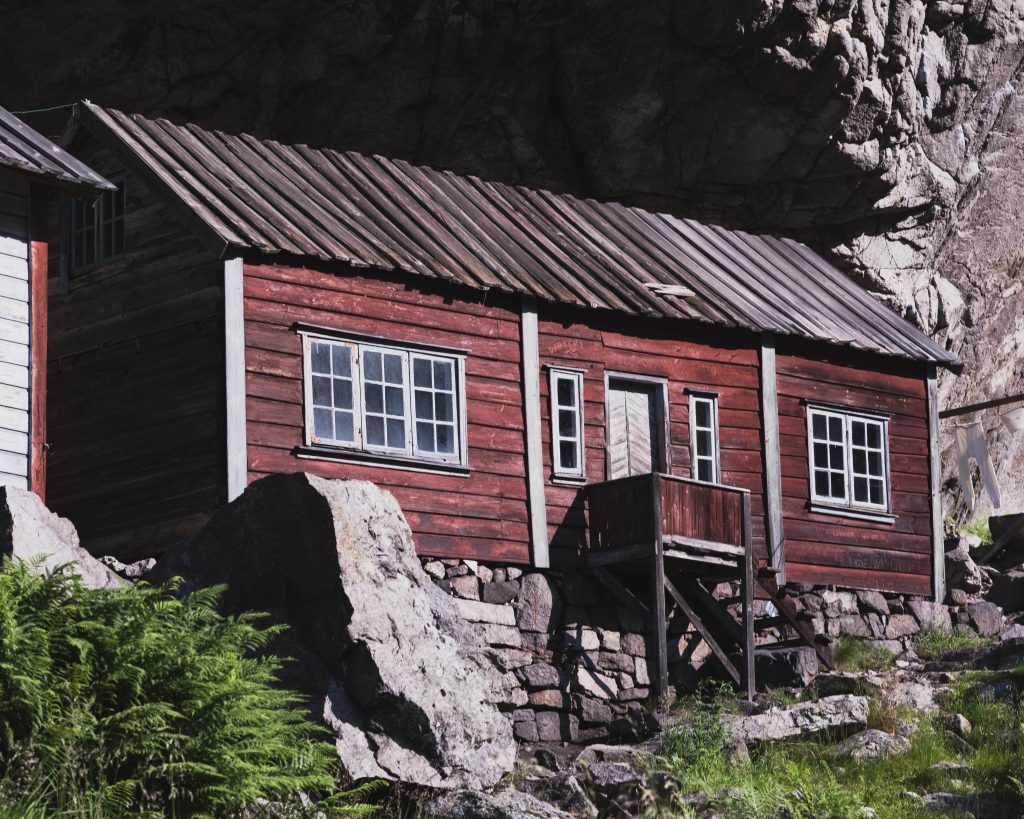 Husena under Helleren i Norge